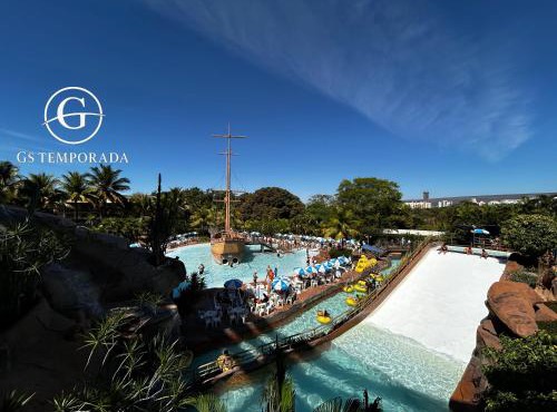 Piazza com acesso ao Acqua Park, Splash e Slider