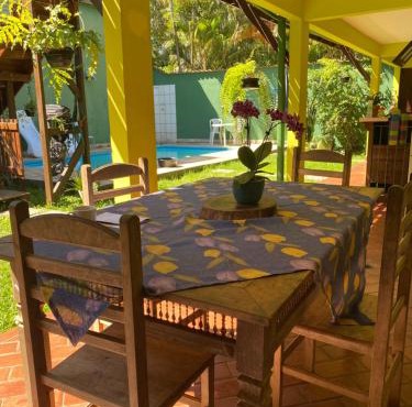 Pousada Casa de mãe aconchegante com piscina próximo à praia in Angra dos Reis