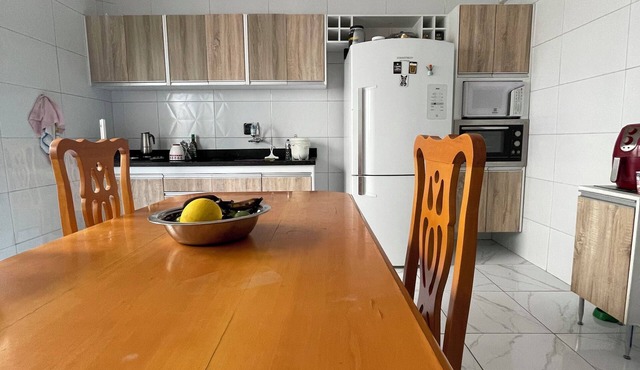 Quarto Aconchegante e Completo!