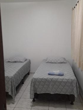 Quarto em Apto ao lado Shopping in Cuiabá