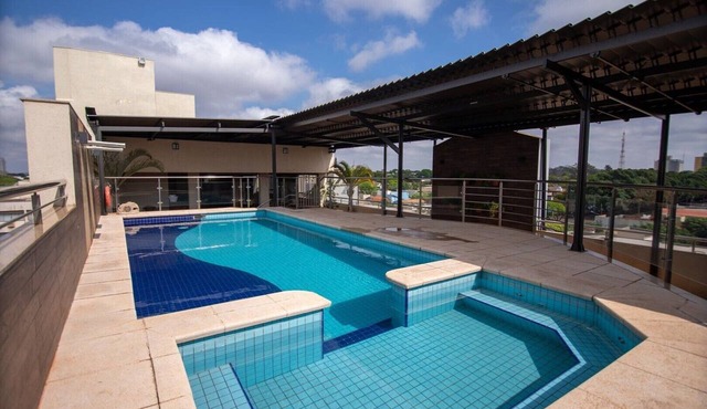 Relax in Stylish Room l Rooftop & Pool Access l Free Breakfast