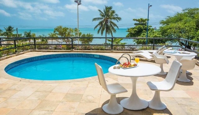 Relaxing Stay Steps from Local Mucuripe Beach, Meireles Beach and Seafood Market in Ceará
