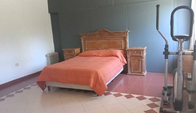 Room with private bathroom, super comfortable for a relaxing stay.