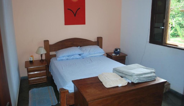 Sítio com Lago,Piscina,Nascente,Churrasq,Forno,Gramado,Árvores,Pássaros.