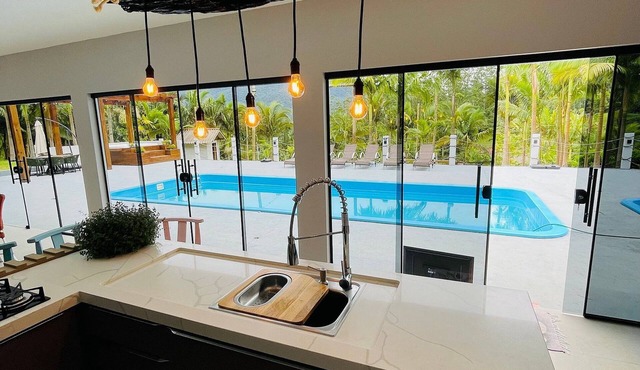 Sítio Moderno do Zizo com Jacuzzi