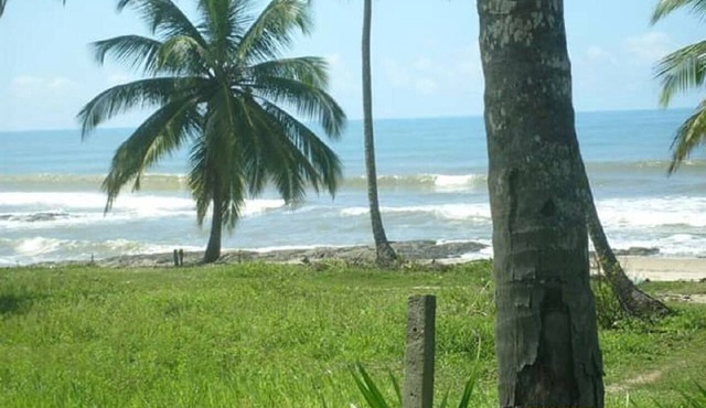 South coastal house Bahia, pool, barbecue, WiFi, 150 M from the beach, sleeps 15