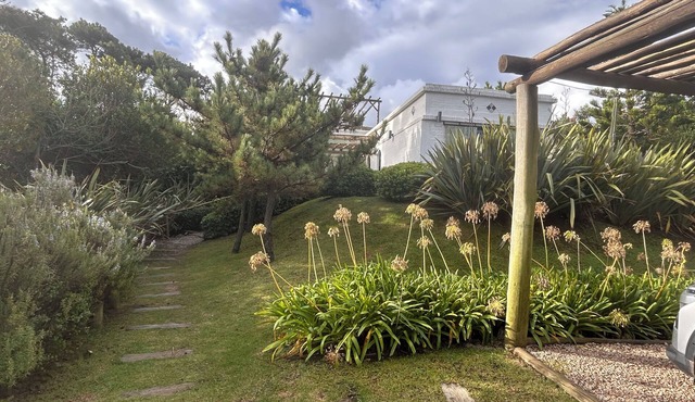 Spacious 4-bedroom house with a pool across the street from Ocean Park beach in Ocean Park