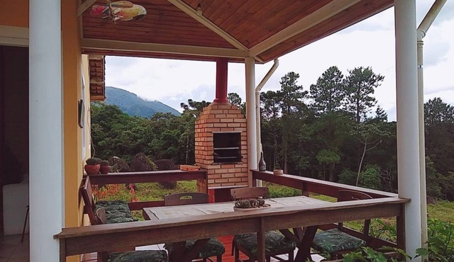 Steinhaus: Your Country Home in the Countryside in São Francisco Xavier