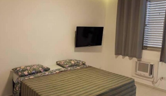 Studio with air conditioning. Canto Forte/PRAIA GRANDE/SP
