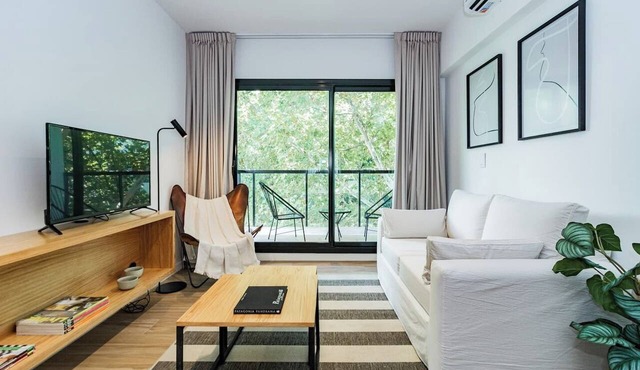 Stylish studio: WiFi/Balcony/Gym/Pool | Welcome2BA Team
