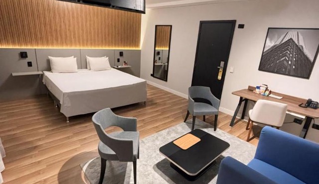 Summit Hotel Monaco