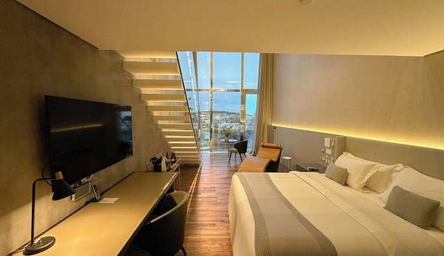 Suryaa Hotel Pinhais, Curio Collection by Hilton in Pinhais