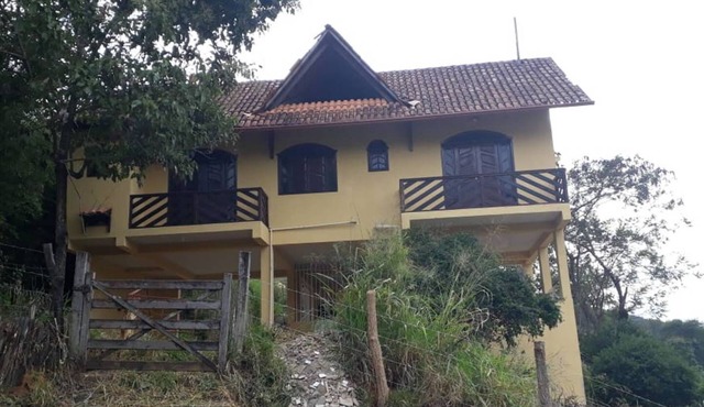 The comfort of the countryside near the city