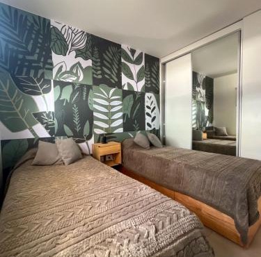 The south face house 4Pax - By Inside