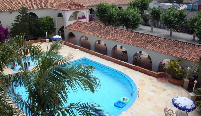 Tranquil Room w/Outdoor Pool Access – Your Peaceful Weekend Adventure
