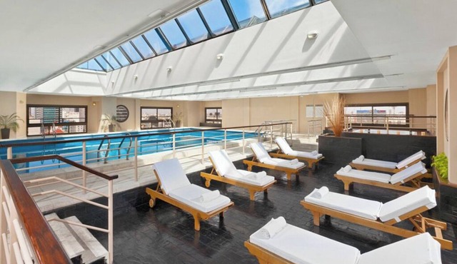 Upscale King Room in the Heart of Buenos Aires | Rooftop Pool + Hot Tub