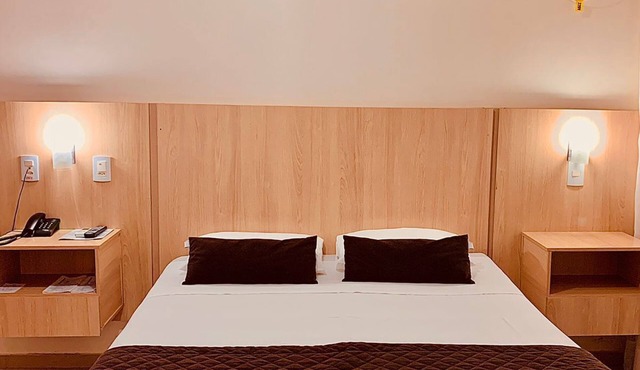 Victoria Plaza Hotel