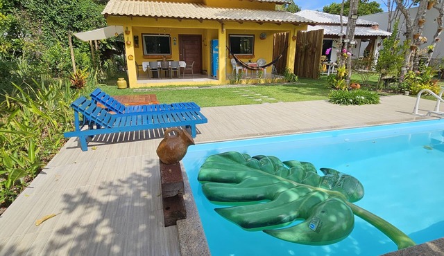 Vila Axé Casa Amarela Guaratiba Prado/ba 2qts,ar,piscina,50m da Praia. 8 Pessoas
