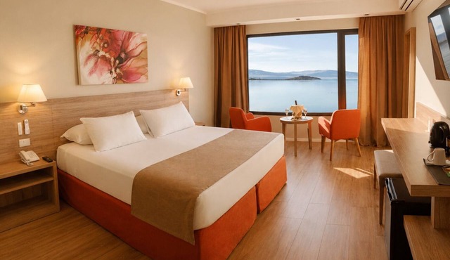 Xelena Hotel & Suites