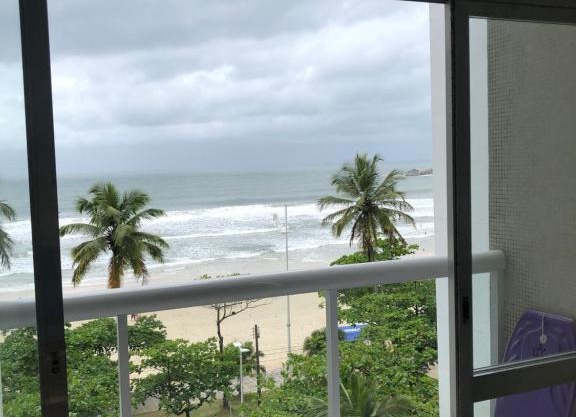 Apartamento pé na areia