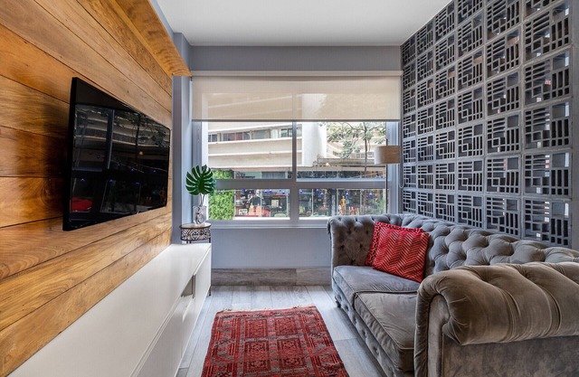 COMPLETE STUDIO ON THE MOST CHARMING STREET IN THE CENTER OF SP