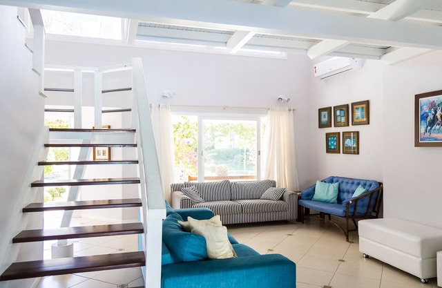 Mansion 5 suites 100m to the sea near the Beach Clubs Jurere International.