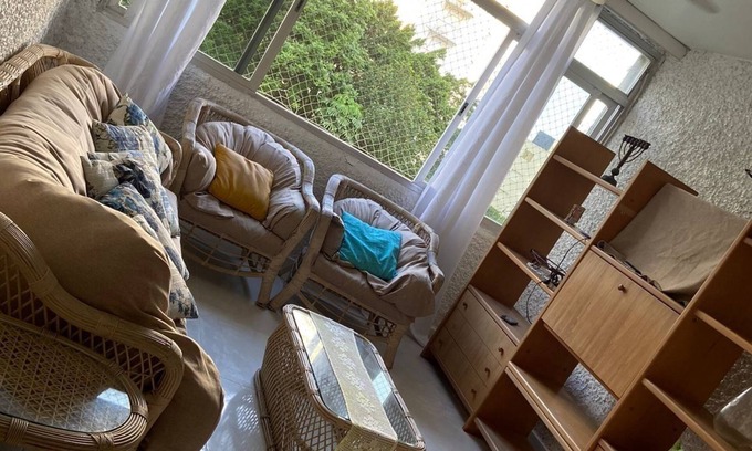 Pitangueiras Apartment | 1 block from the beach, Excellent area, comfortable for 6 people