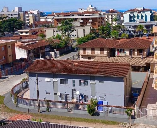 Praia Grande Apartment | Apartamento para até 10 pessoas e 2 vagas de garagem a 4 quadras Praia Grande - Ubatuba-SP