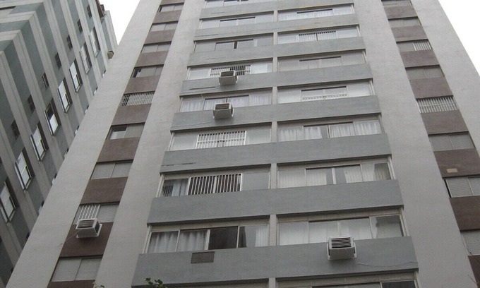 Pitangueiras Apartment | Beautiful apartment well located on Pitangueiras beach with 24-hour electronic concierge