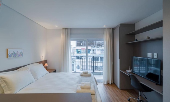 Central Zone Apartment | BHomy Bela Vista Ótima localização APM1604