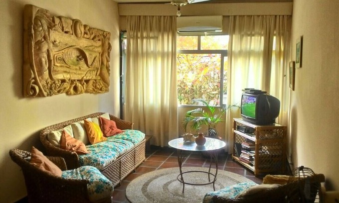 Jardim Vitoria Apartment | Cove Apartment 2 blocks from the beach prime area