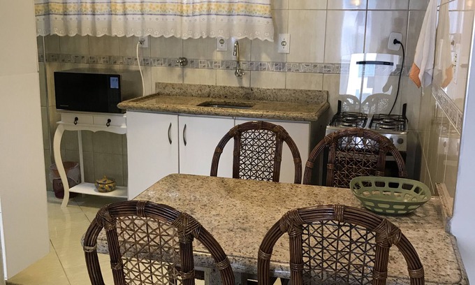 Pitangueiras Apartment | Cozy apartment in Pitangueiras - Guaruja. 100m from the sand.