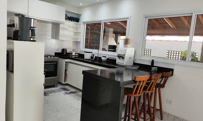 Praia da Enseada House | Cozy house on Enseada Beach in Ubatuba, and accepts your Pet.