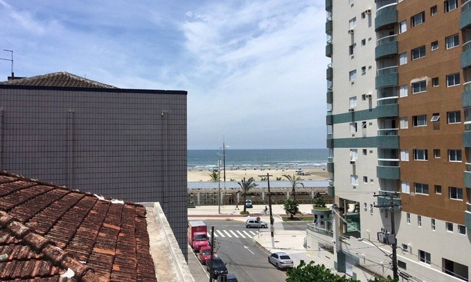 Guilhermina House | Foot in the sand at Guilhermina beach