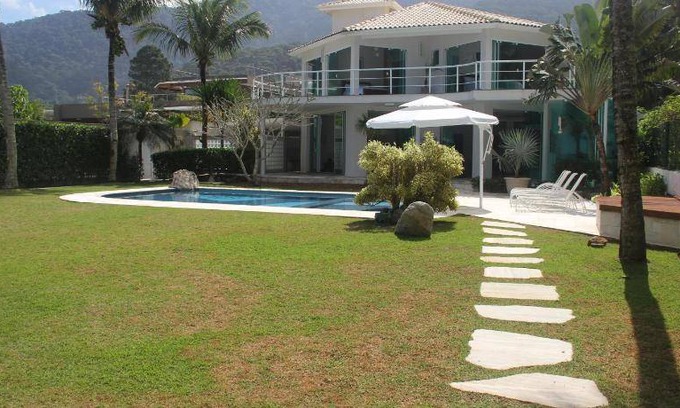 Maresias House | House ∙ 5 bedrooms ∙ 17 guests