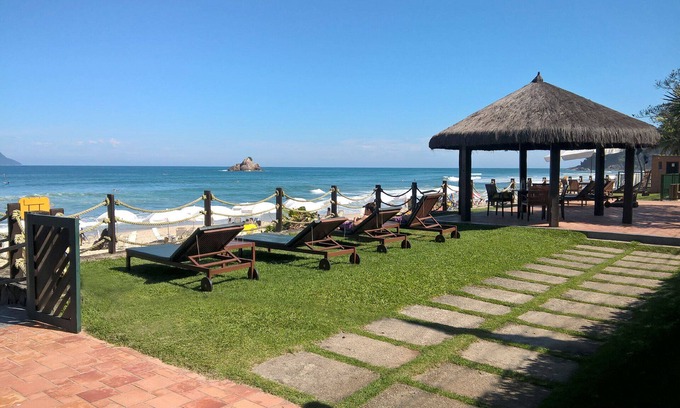 Juquehy Condo | Juquehy Sea Front Condominium 42: best location on the beach