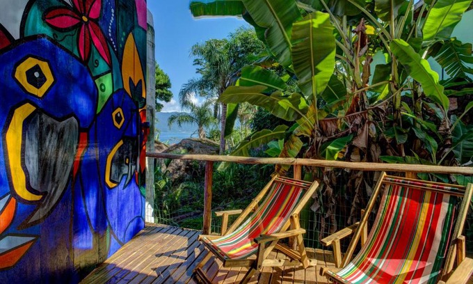 Veloso House | Sea View Colorful House