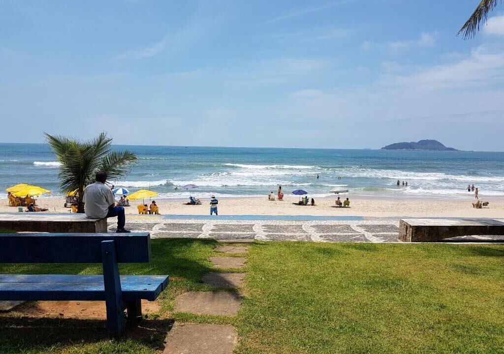 Tombo Apartment | Rest 100m from Tombo Beach, pet friendly with WI-FI