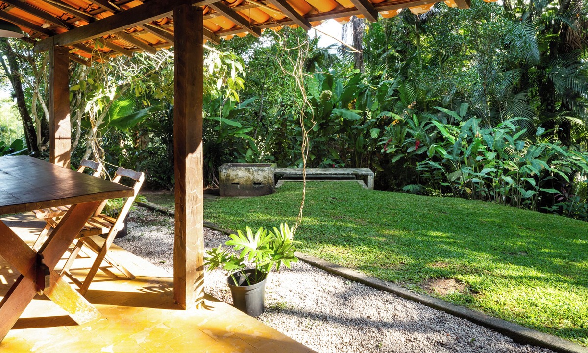 Barra do Sahy House | House in Native Architecture Style - Barra do Sahy