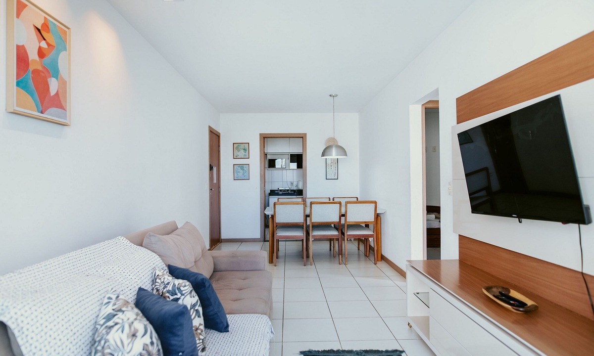 Praia de Itaparica Apartment | 2-Bedroom Apartment, High Floor, One Block from the Beach in Itaparica