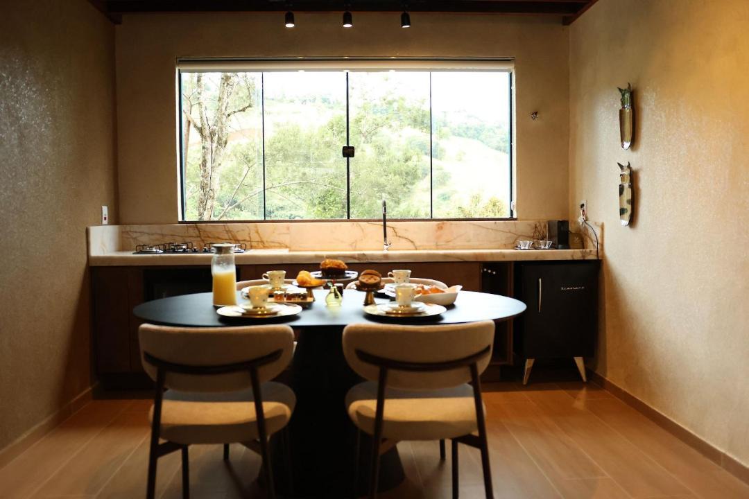 Carmo de Minas Ski Chalet | Luxury Chalet with Hot Tub & Fireplace