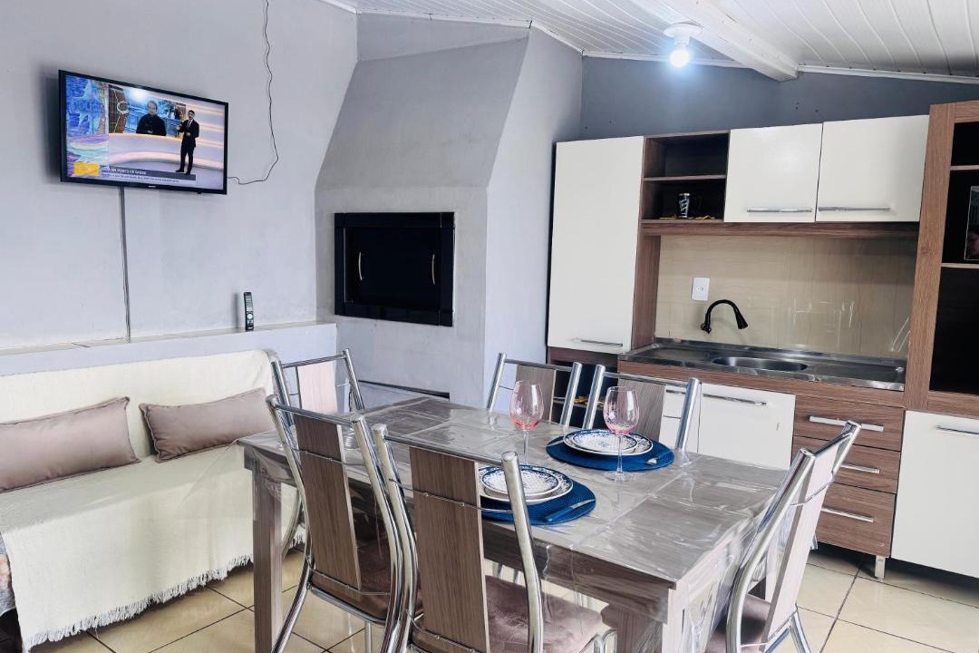 Lages House | Casa de Fundos com 2 QuartosWi-fi e Estacionamento