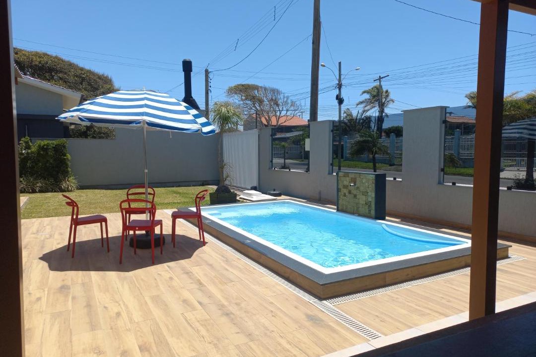 Capao da Canoa House | Casa Com Quatro Dormitórios, Pertinho Do Mar Em Capão Da Canoa