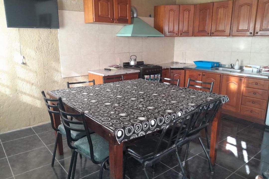 Dr. Enrique Zarate House | Casa con PILETA CLIMATIZADA