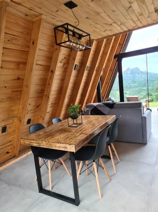 Rio Rufino Ski Chalet | Refúgio da Neve! Cabana Araucária!