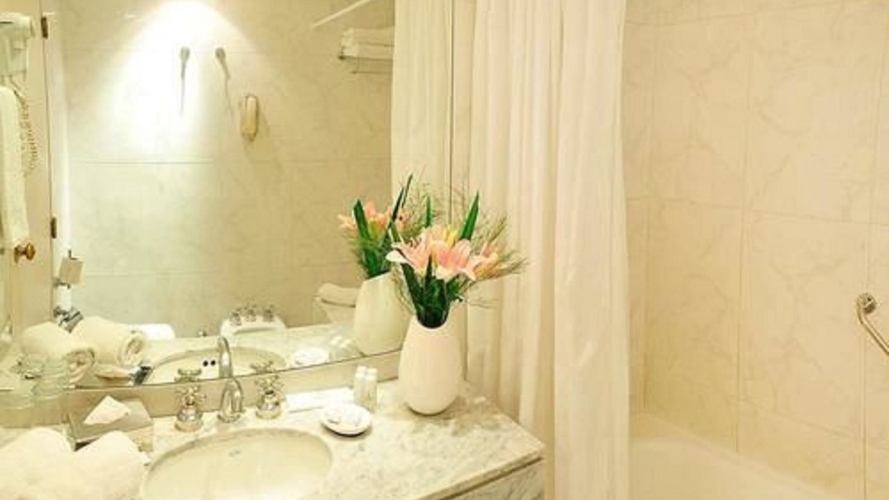 Photo of Bathroom in Microcentro