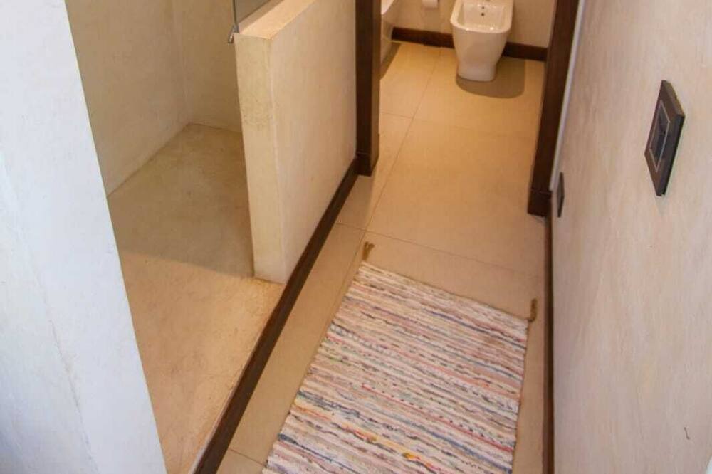 Photo of Bathroom in Chacras de Coria