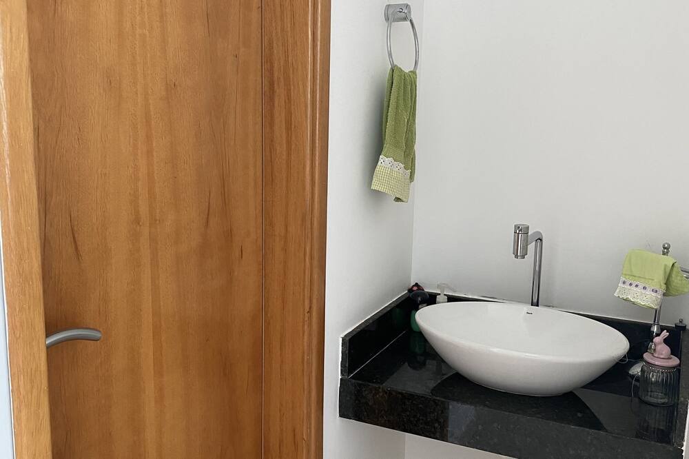 Photo of Bathroom in Gravata