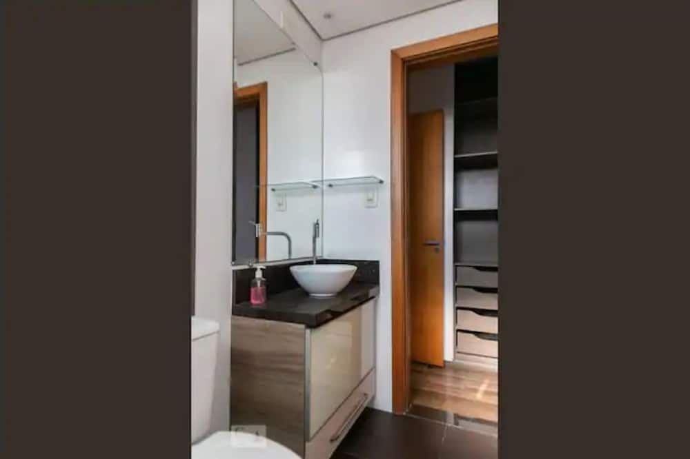 Photo of Bathroom in Embare