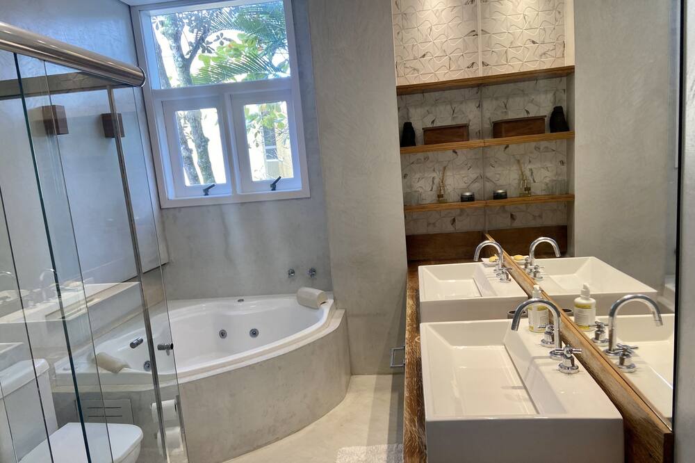 Photo of Bathroom in Barra do Una